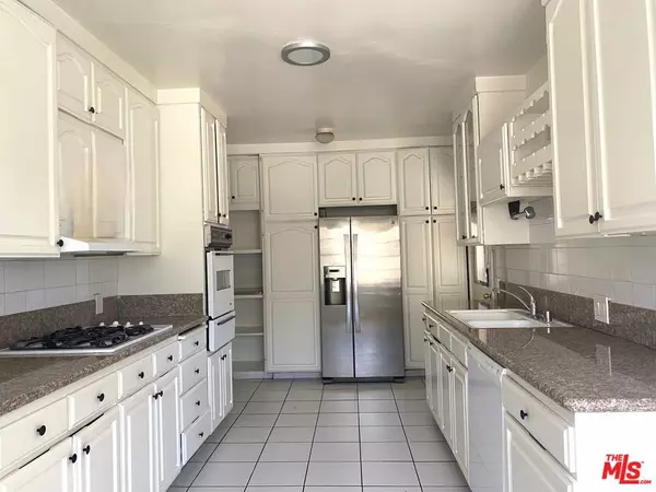 Los Angeles, CA 90024,10682 Kinnard AVE