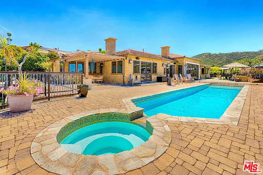 2624 Costebelle DR, La Jolla, CA 92037