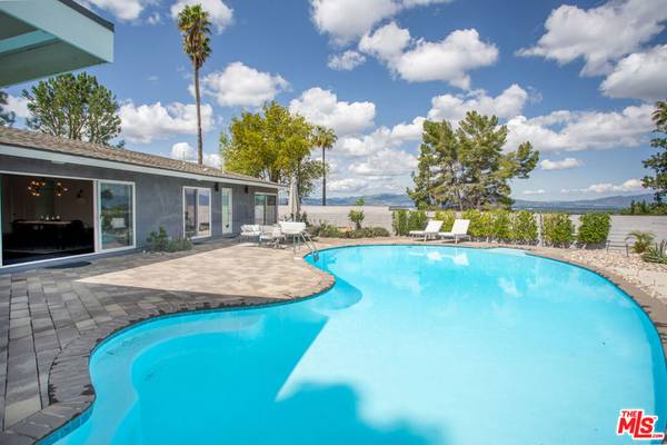 18200 Karen DR, Tarzana, CA 91356