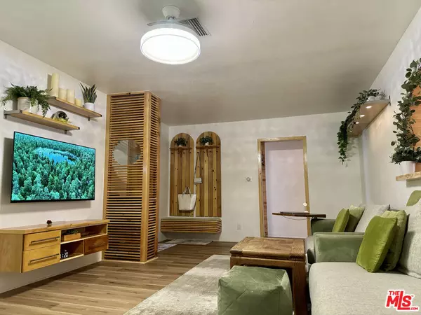 Valley Glen, CA 91401,14042 Gilmore ST