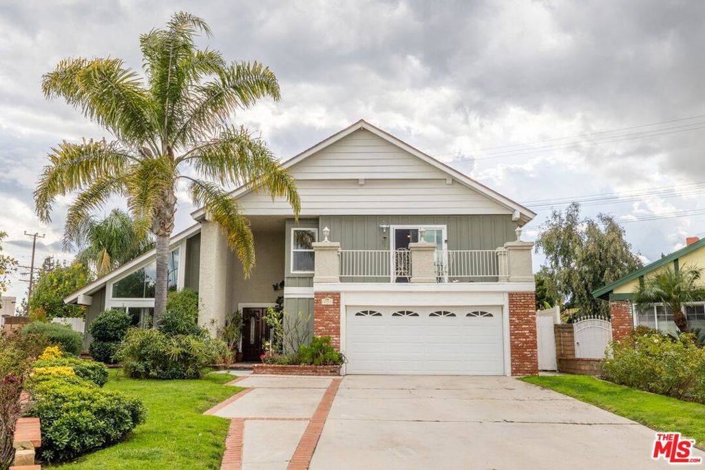 8743 Sari AVE, Northridge, CA 91343