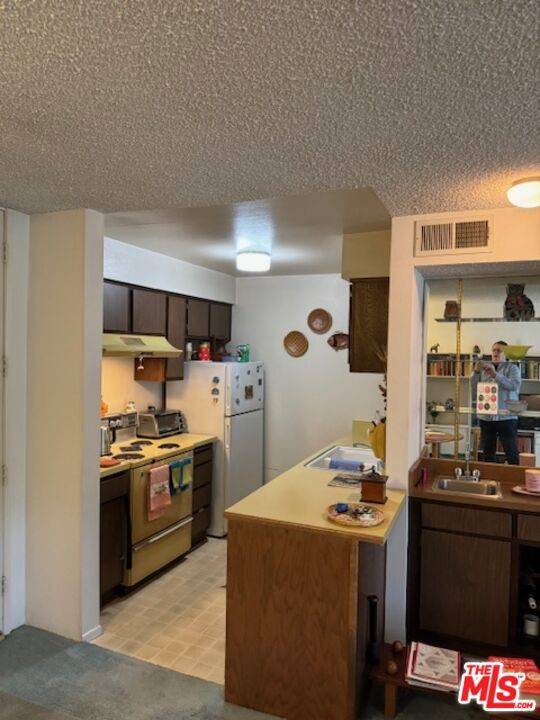 Culver City, CA 90230,3311 Raintree CIR #45