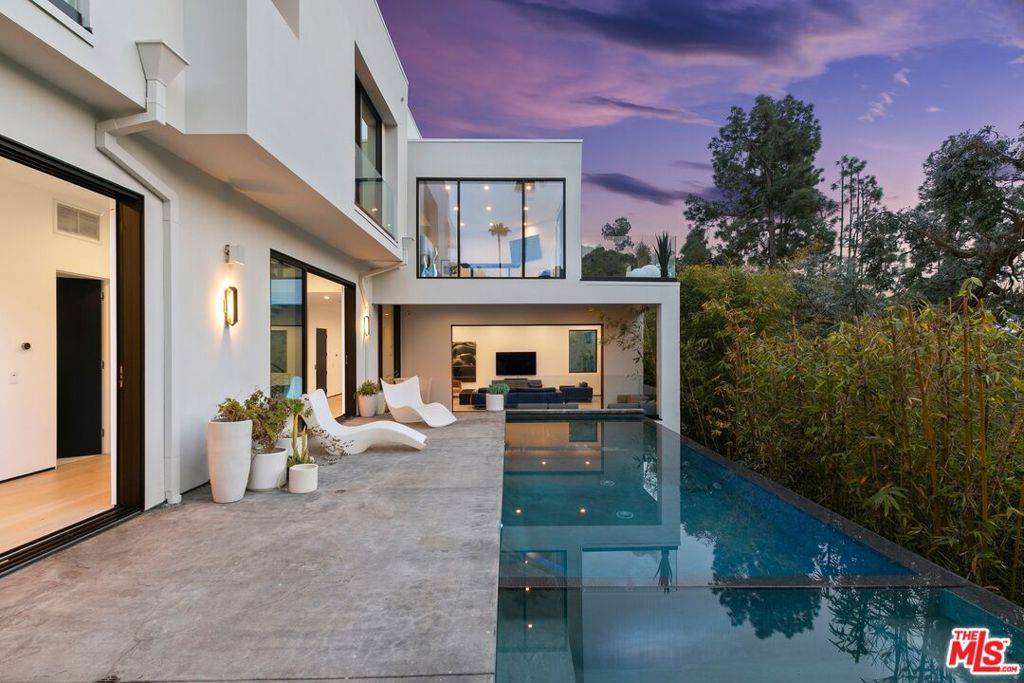9551 Cherokee LN, Beverly Hills, CA 90210
