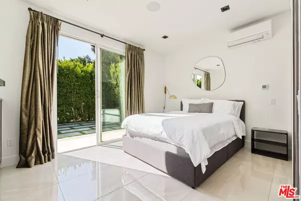 Valley Village, CA 91607,4640 Radford AVE