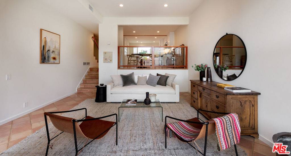 Pacific Palisades, CA 90272,17098 Palisades CIR