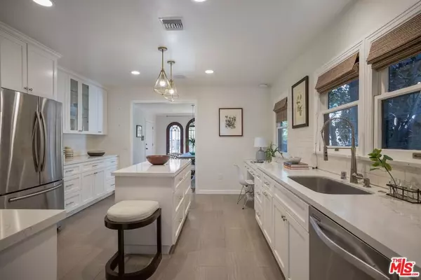 Los Angeles, CA 90019,1332 S Ogden DR