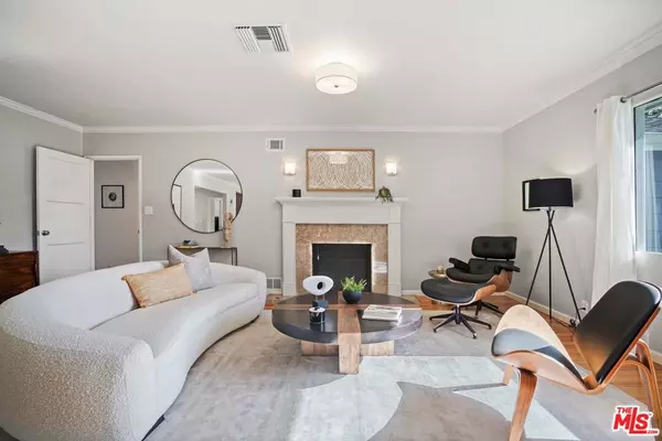 Valley Glen, CA 91401,13601 Emelita ST