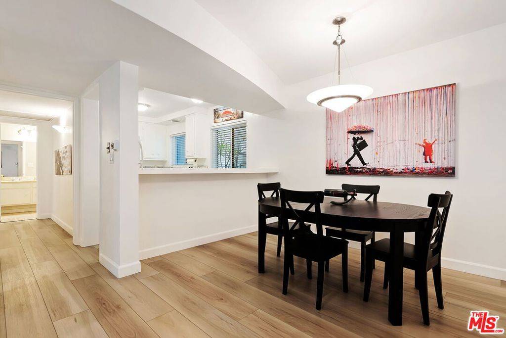Toluca Lake, CA 91602,4445 Cartwright AVE #104