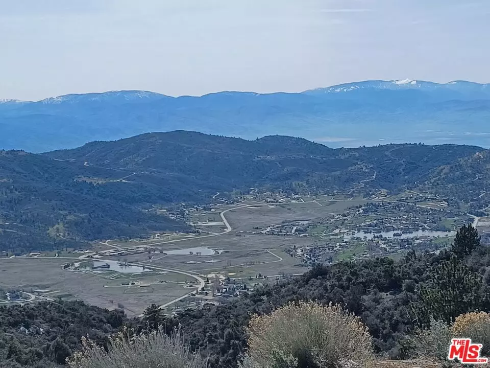 Tehachapi, CA 93561,25171 Paramount DR