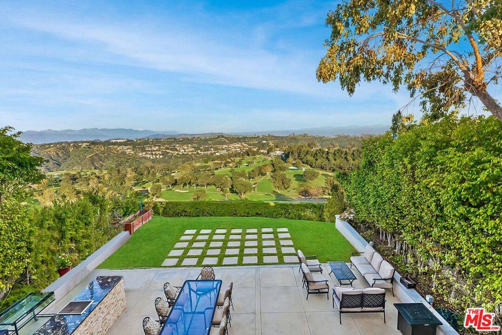 2322 Canyonback RD, Los Angeles, CA 90049