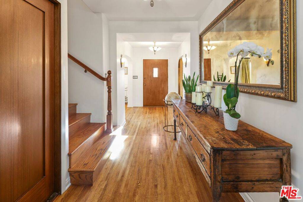 Pacific Palisades, CA 90272,1180 Fiske ST
