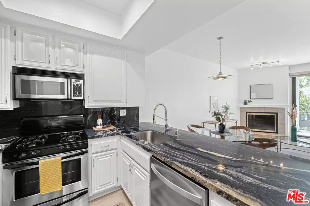 Playa Del Rey, CA 90293,8675 Falmouth AVE #214