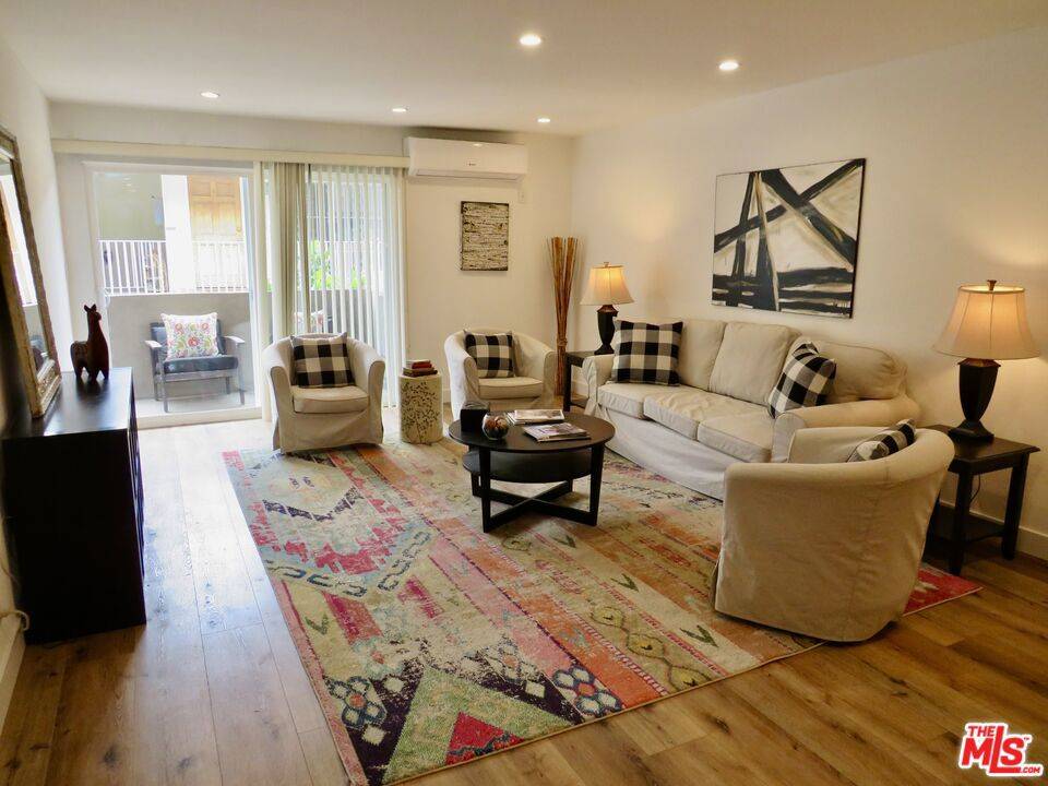 Los Angeles, CA 90064,2320 S Bentley AVE