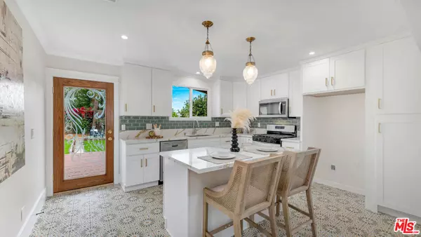 Los Angeles, CA 90042,6166 Oak Crest WAY