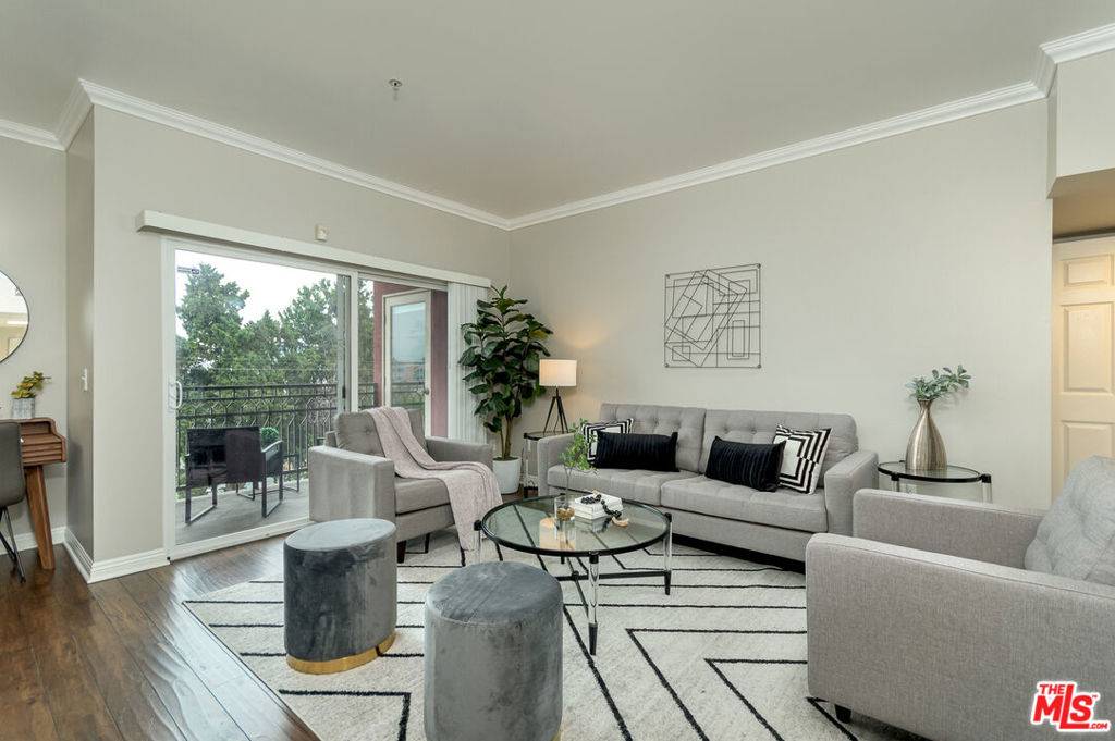 11124 Burbank BLVD #308, North Hollywood, CA 91601