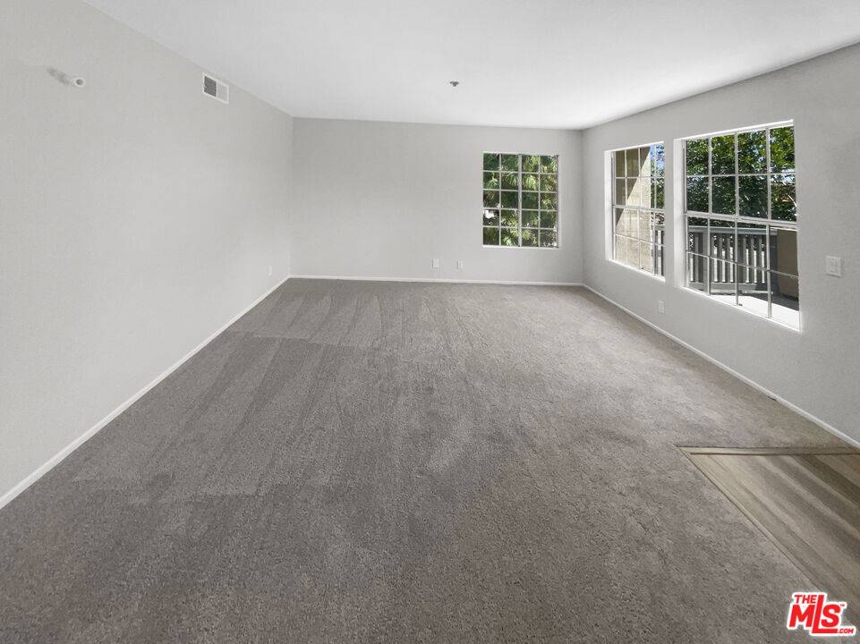 Tustin, CA 92782,2800 Keller DR #165