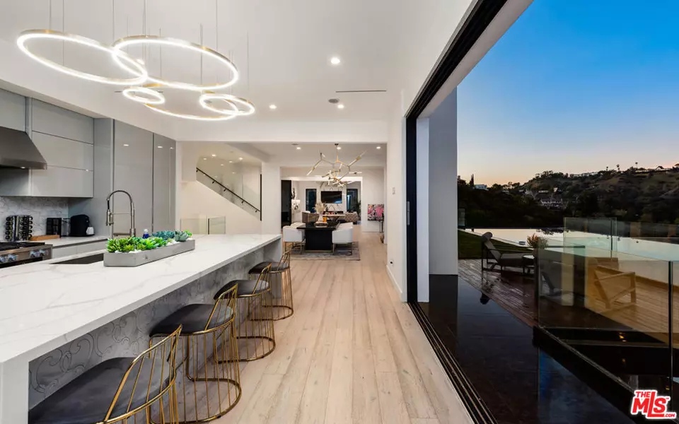 7567 HERMES DR, Los Angeles, CA 90046