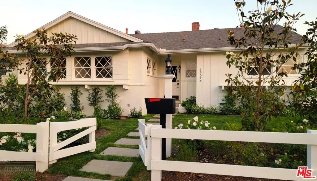 19616 Victory BLVD, Tarzana, CA 91335