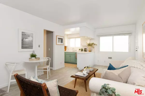 Playa Del Rey, CA 90293,8155 Manitoba ST #12