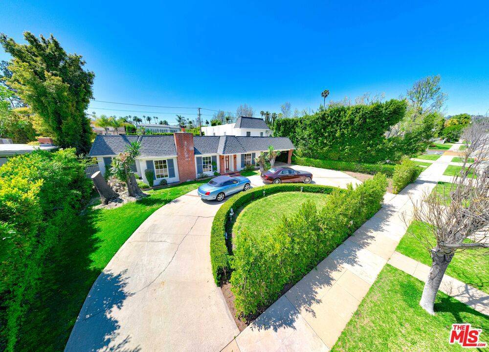 Beverly Hills, CA 90210,525 N Rexford DR