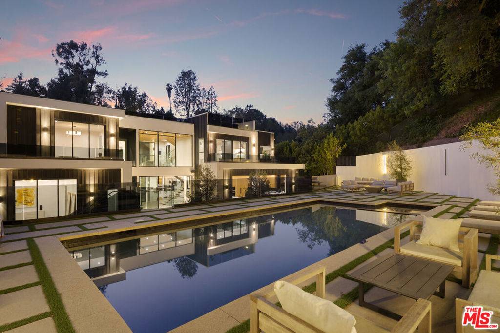 Beverly Hills, CA 90210,2630 Hutton DR