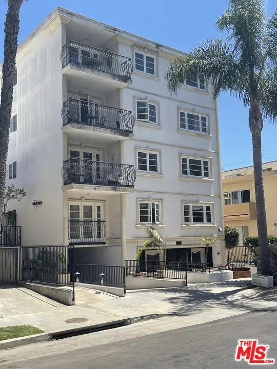 Los Angeles, CA 90049,11842 Darlington AVE #202