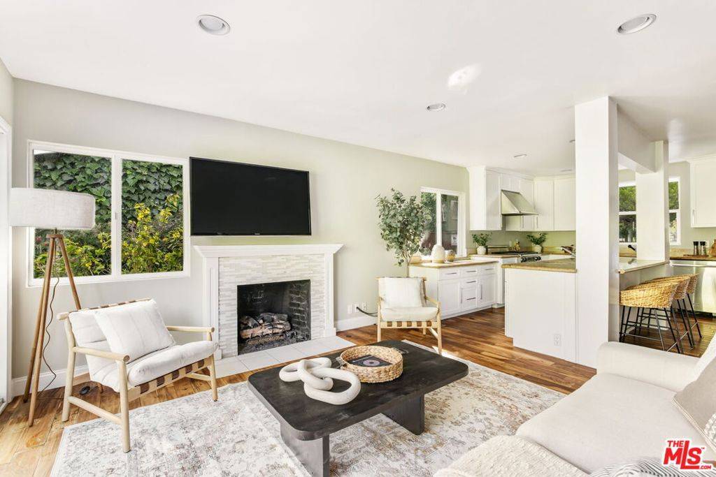 Pacific Palisades, CA 90272,14517 W Sunset BLVD