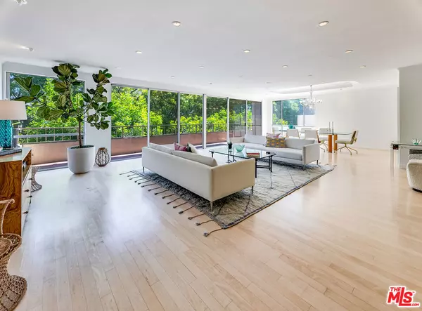 339 N Palm DR #202, Beverly Hills, CA 90210