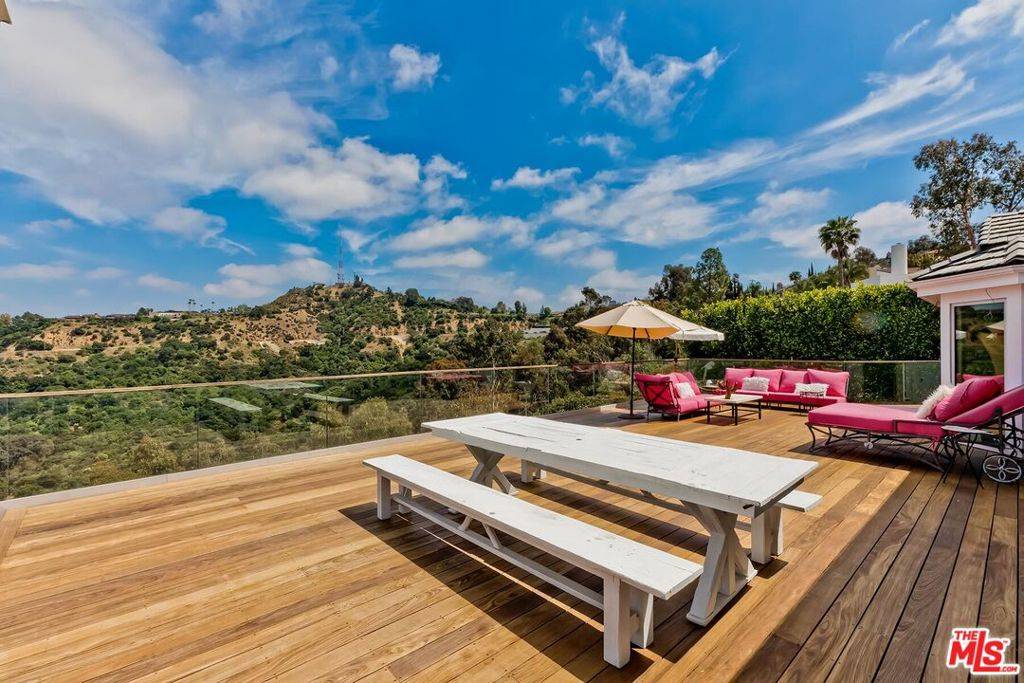 12024 Summit CIR, Beverly Hills, CA 90210