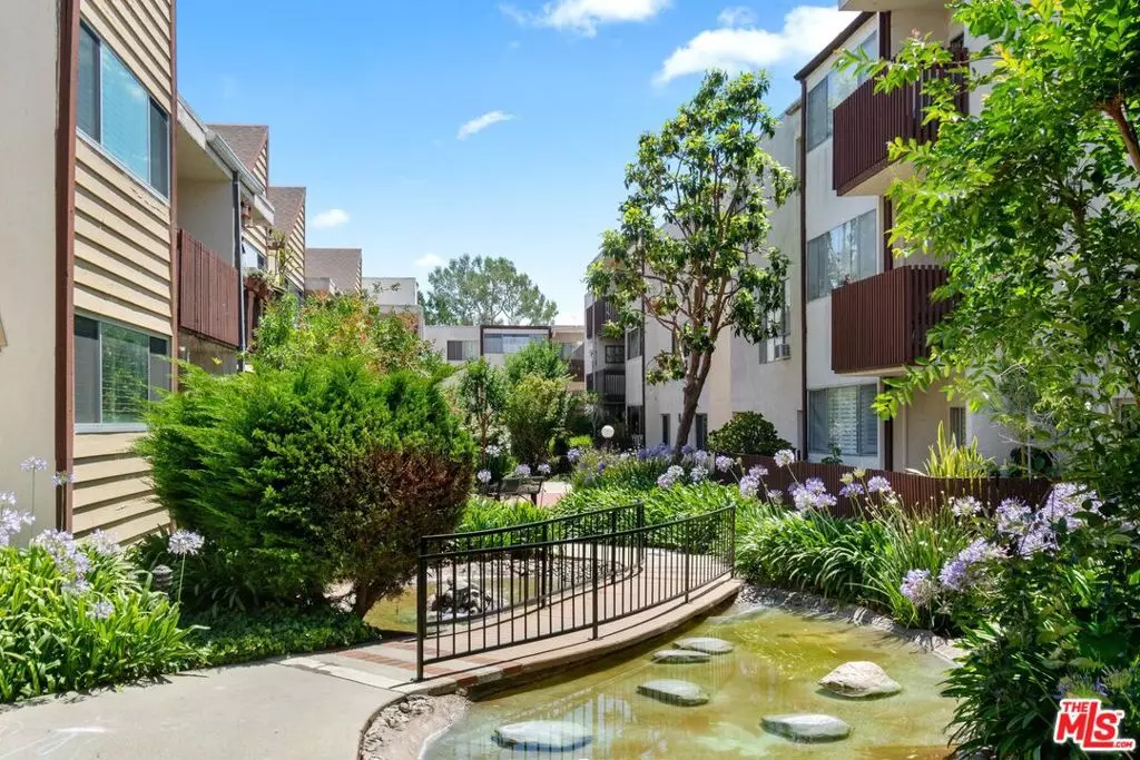 Culver City, CA 90230,6050 Canterbury DR #E116