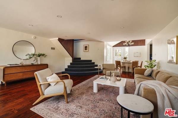 La Crescenta, CA 91214,4817 Glenwood AVE