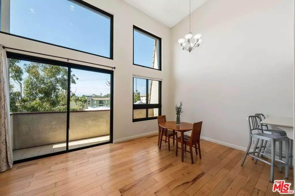 Playa Del Rey, CA 90293,8828 Pershing DR #304