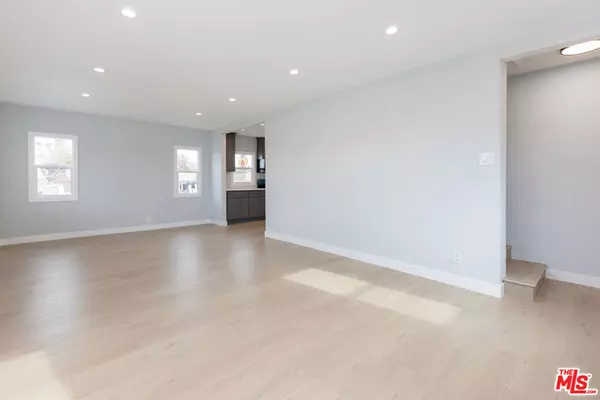 Los Angeles, CA 90044,800 W 101st ST