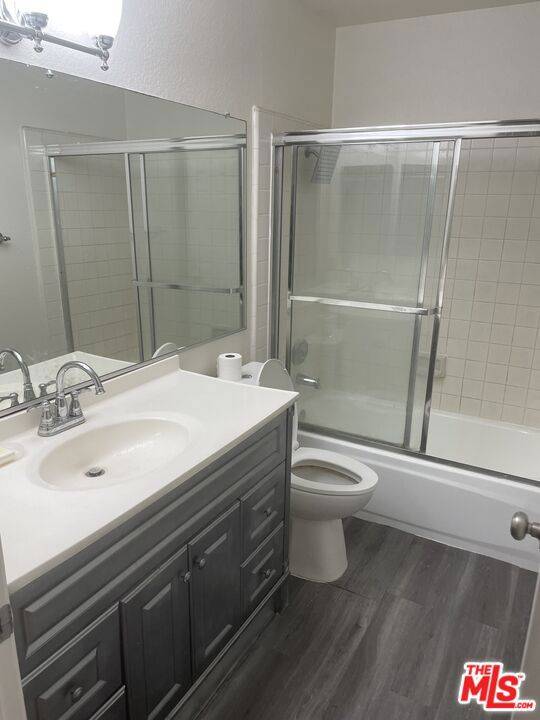 Inglewood, CA 90305,8718 Weybridge PL #C