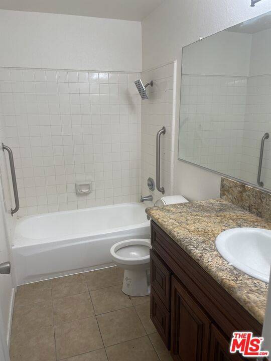 Inglewood, CA 90305,8718 Weybridge PL #C