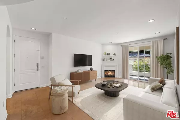 Toluca Lake, CA 91602,10740 Moorpark ST #106