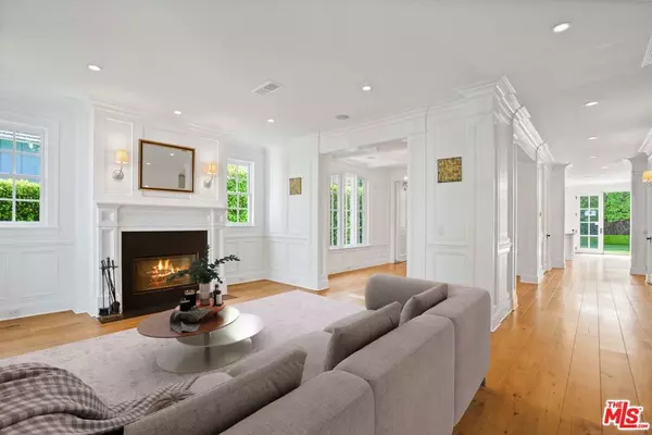 Pacific Palisades, CA 90272,720 N Almar AVE