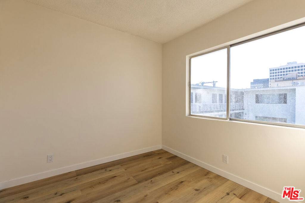 Los Angeles, CA 90025,1295 FEDERAL AVE #16
