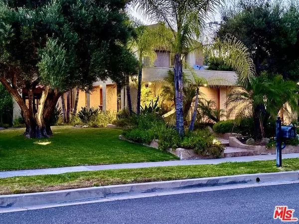 Calabasas, CA 91302,22705 Jameson DR