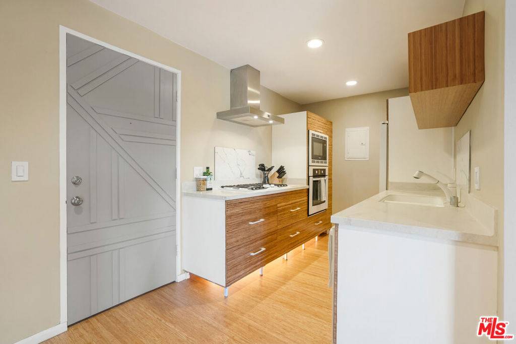 Playa Del Rey, CA 90293,8001 Redlands ST #207