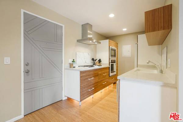 Playa Del Rey, CA 90293,8001 Redlands ST #207