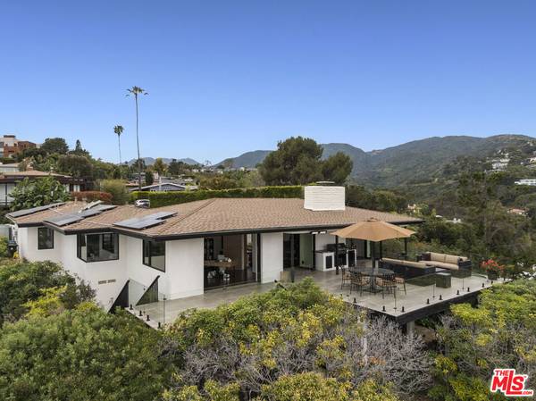 Pacific Palisades, CA 90272,17438 Revello DR
