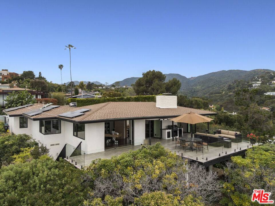 Pacific Palisades, CA 90272,17438 Revello DR