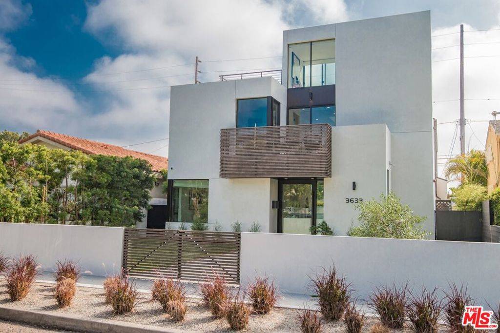 3633 Redwood AVE, Los Angeles, CA 90066