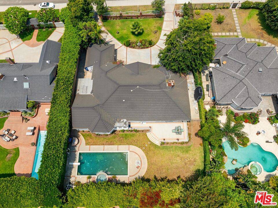 Pacific Palisades, CA 90272,13716 W Sunset BLVD
