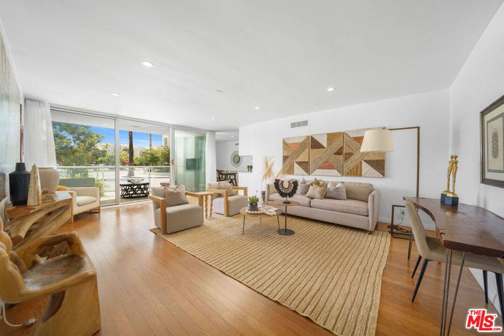 131 N Gale DR #1A, Beverly Hills, CA 90211