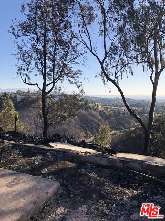 Los Angeles, CA 90049,1500 Kenter AVE