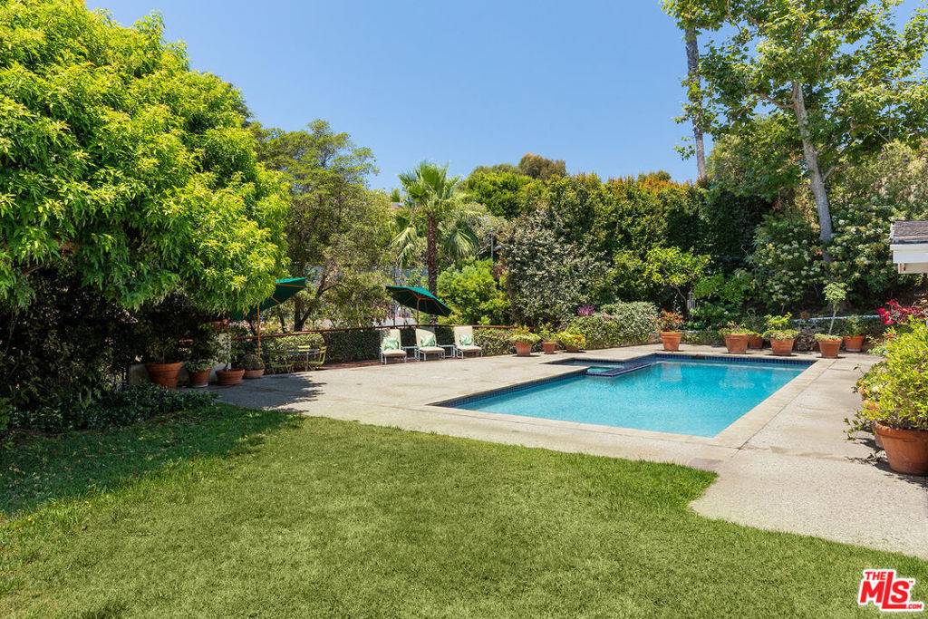 1095 Carolyn WAY, Beverly Hills, CA 90210