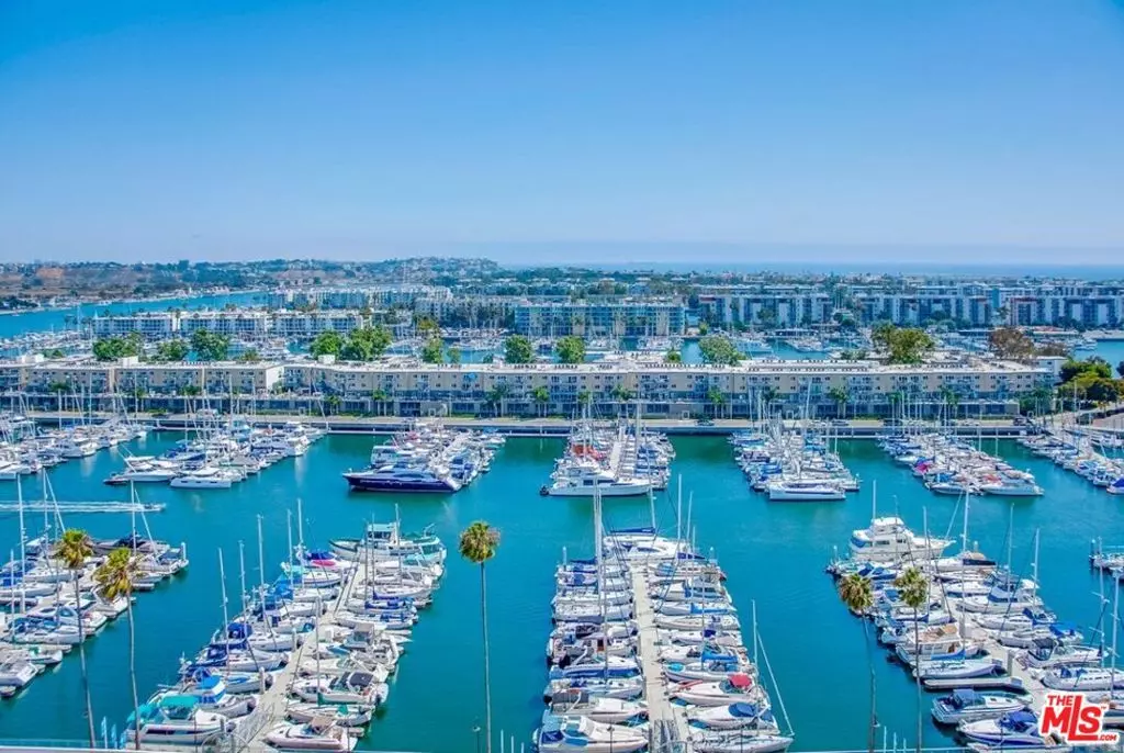 Marina Del Rey, CA 90292,4314 Marina City #PH17