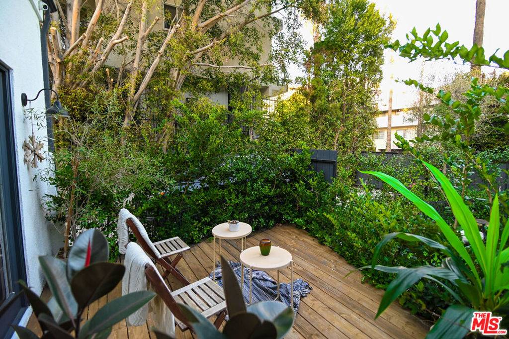 West Hollywood, CA 90046,1019 N Orange Grove AVE